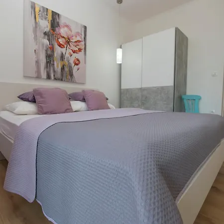 Adrian Апартаменты