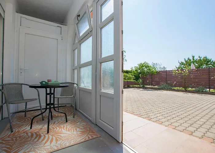 Апартаменты Adrian Кастав